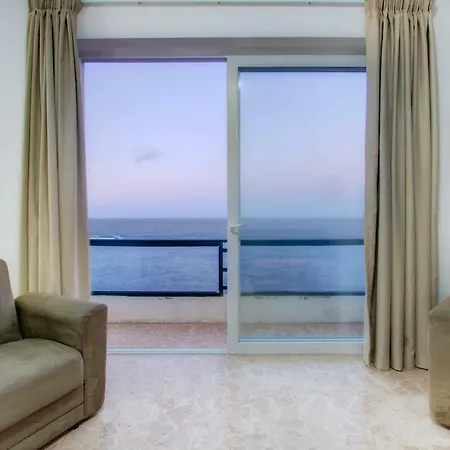 Dc 5 - Seafront 3 Bedroom Penthouse * Sliema