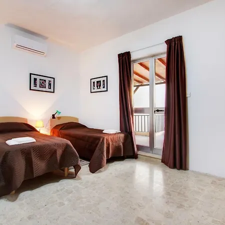 Dc 5 - Seafront 3 Bedroom Penthouse Διαμέρισμα *