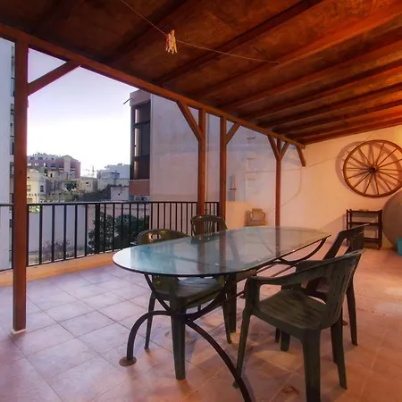 Dc 5 - Seafront 3 Bedroom Penthouse